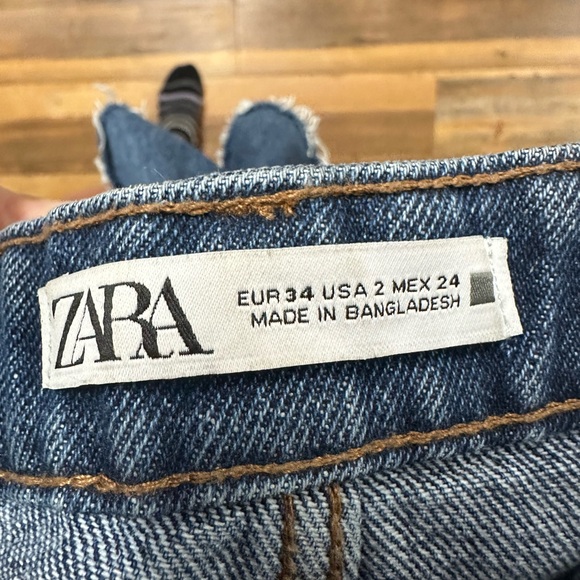 Zara Denim High-Waisted Shorts with Pink Tag - Picture 3 of 3